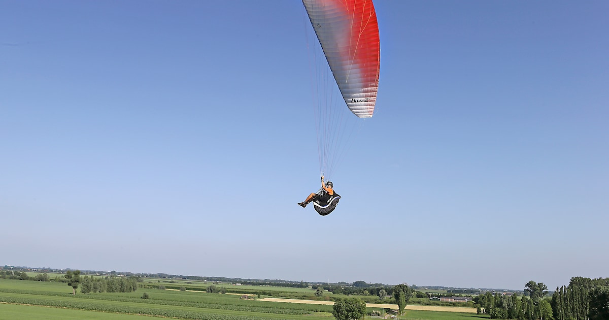 Parasailer gevonden na zoekactie in duinen Ouddorp