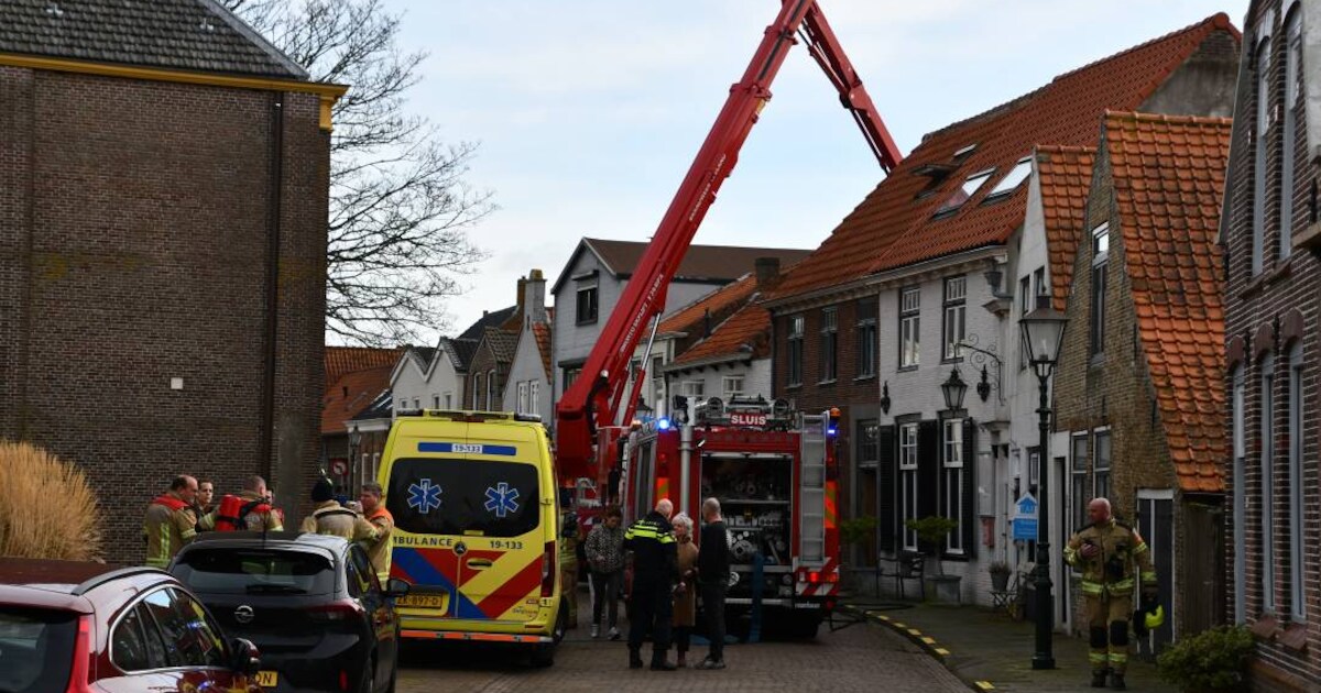 Schoorsteenbrand in monumentaal pand in Groede