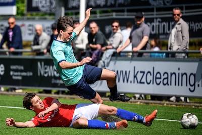 Dit zijn de uitslagen, doelpuntenmakers en wedstrijdverslagen van het amateurvoetbal op zondag
