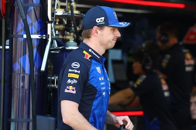 Max Verstappen blij dat niemand achterop knalde na uitvalbeu