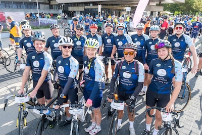 Hanneke staat aan de start van de Ride for the Roses, maar zus Mariken kan niet meer mee: ‘Ze weet dat de kanker terugkomt’