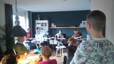 Gluren bij de buren terwijl je geniet van livemuziek: dit weekend kan het in Middelburg