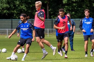 Vitesse donderdag voor de rechter, spelers krijgen spreekverbod, Peter Bosz geraakt: ‘Het is verschrikkelijk’