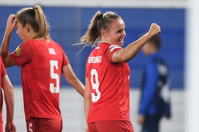 LIVE Champions League | Jaimy Ravensbergen opent score voor FC Twente Vrouwen in België