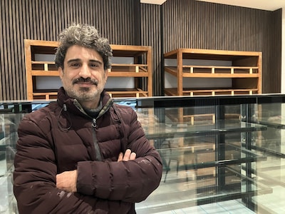 Bakkerij Asya in Bergen op Zoom heropent na verwoestende brand: ‘Voor ons was dit een groot drama, maar we komen sterker terug’