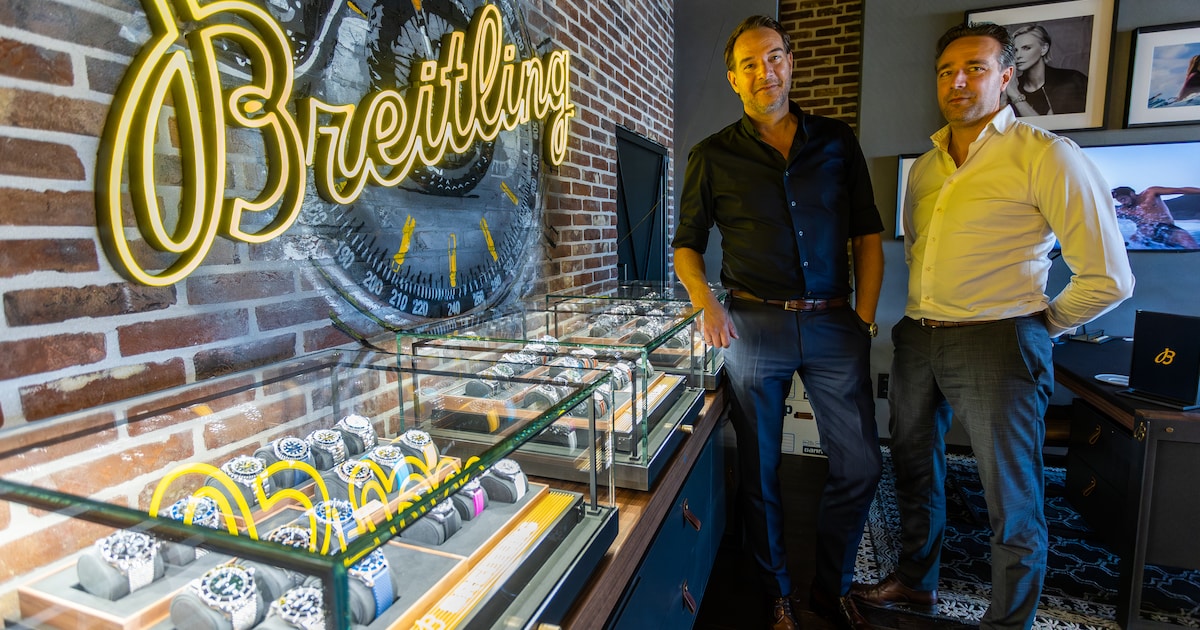 Sluise juwelier is boutique van Zwitserse horloges: ‘Een Breitling koop ...