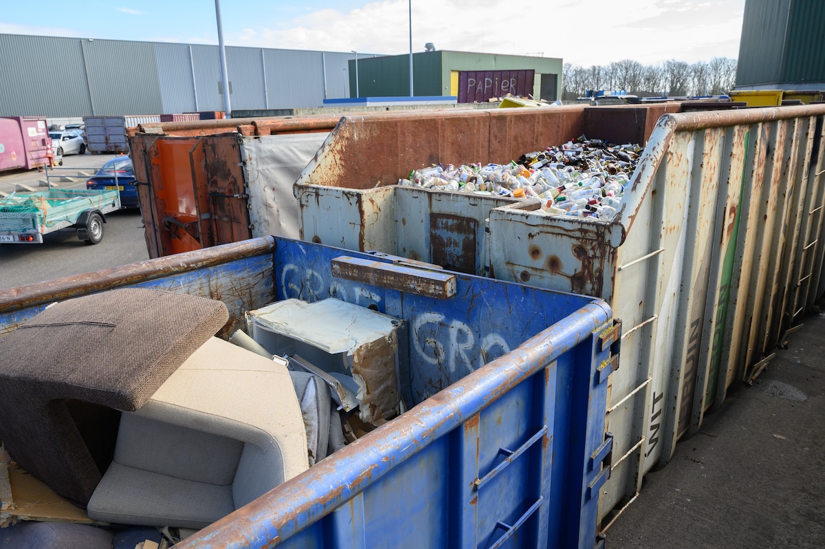 Orgazmga erishgan qizlarning yaqindan olingan videosi