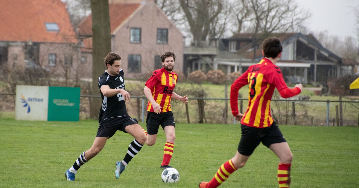 Dynamisch duo dirigeert Waarde naar de zege, Middelburgse derby is een prooi voor MZVC | Zeeuws voet