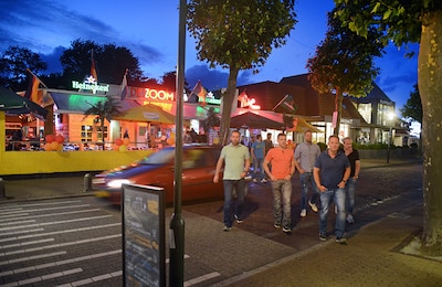 Van dansvloer naar houten hotel: ontwikkelaar belooft Renesse een ‘prachtig project’ op locatie Pinky's