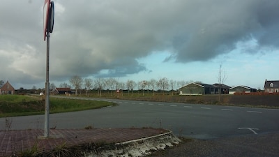 Dorpsraad Sirjansland maakt zich zorgen over snelheid op Weg door het Dijkwater
