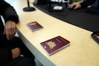Uit Tholen vertrokken meer mensen naar het buitenland dan erbij kwamen