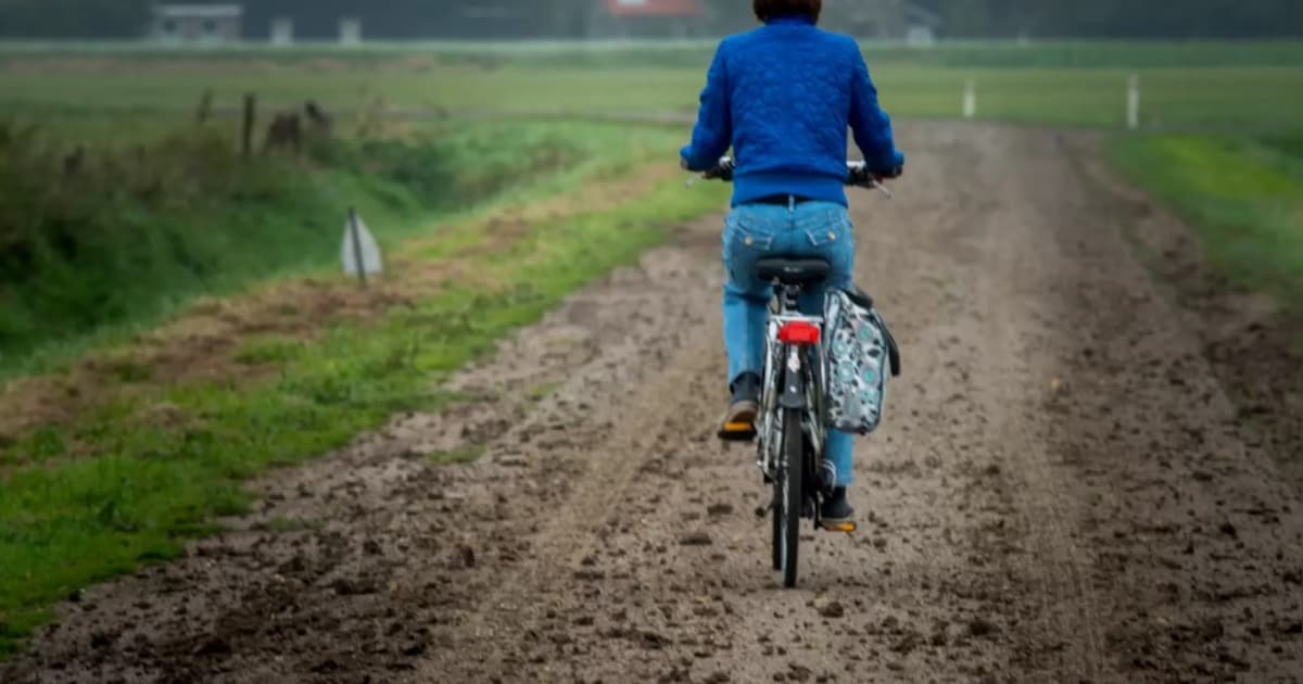 Modder op de weg tijdens oogsttijd: gemeente Schouwen-Duiveland vraagt inwoners extra alert te zijn