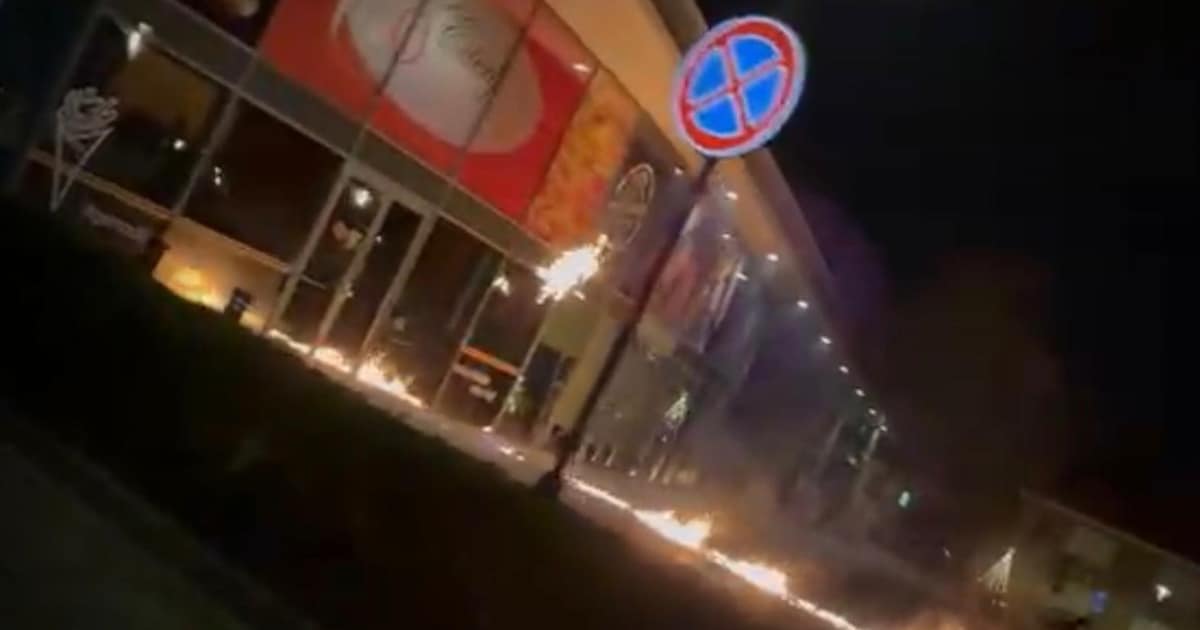 Vuurwerkexplosie in Terneuzen beschadigt bakker en restaurant: ‘Je verwacht niet dat je pand opeens 