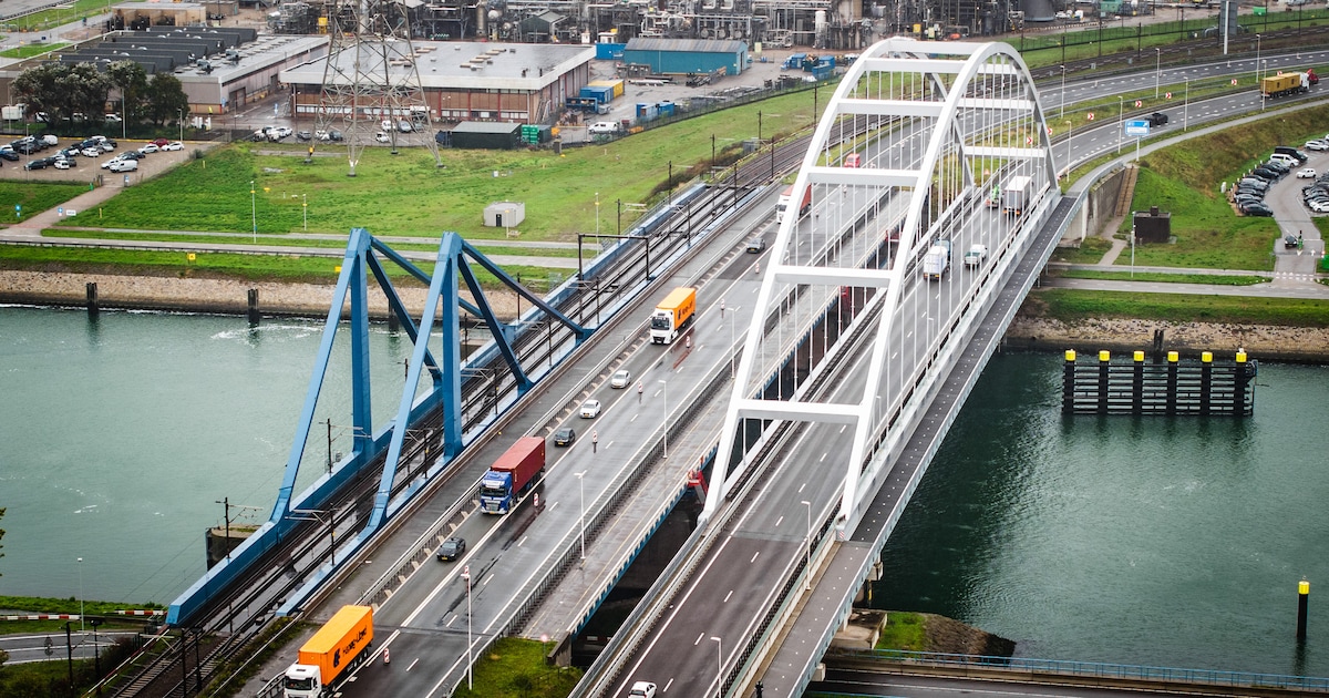 Havenondernemers eisen actie na verkeerschaos rond Suurhoffbrug: ‘Vervanging maximaal versnellen’
