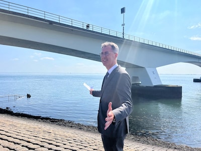 Rijk en provincie gaan samen onderzoek doen naar vervanging van de Zeelandbrug: ‘Dit is heel erg goed nieuws’