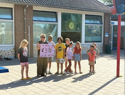 Leerlingen De Klimop in Dreischor steunen muziekfestival Vlastival met 500 euro