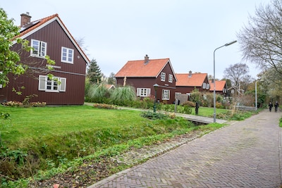 Minister beschermt speciale geschenkwoningen tegen sloop en aanpassingen: een levende herinnering aan solidariteit