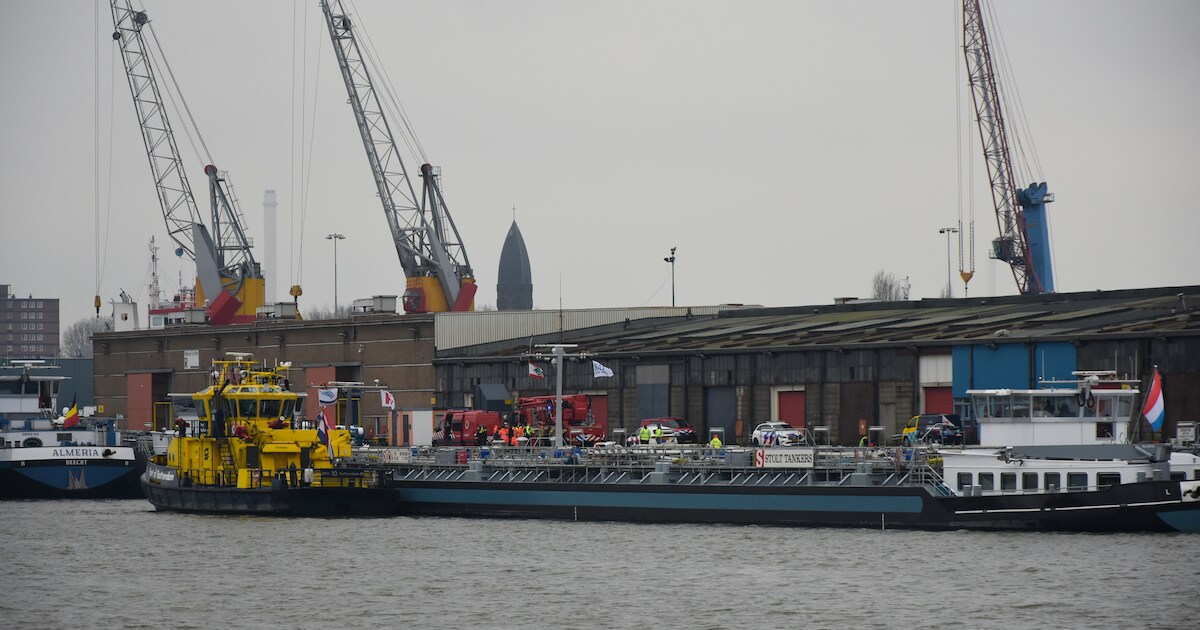 Man overleden na val in het water in Rotterdam, politie gaat uit van ongeluk