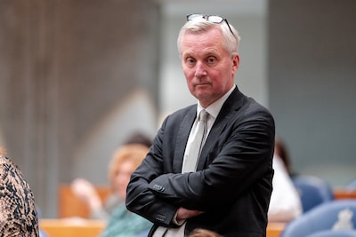 LIVE verkiezingen | Armoede neemt toe als VVD verkiezingsprogramma volledig uitvoert, geeft VVD’er Van der Burg toe
