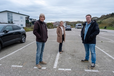 Bewoners Domburg boos over nieuwe parkeerplannen: ‘Er is geen probleem, de gemeente creëert er één’