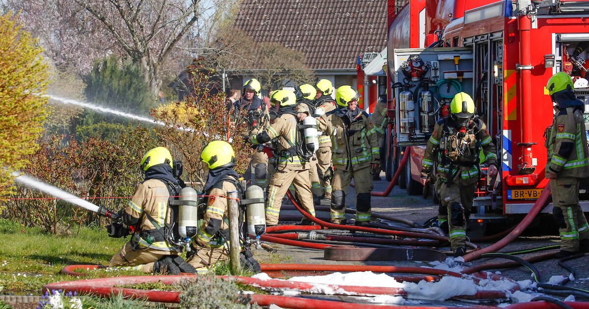 Hengstdijk opgeschrikt door exploderende gasflessen: ‘Ik denk dat heel Hengstdijk die klap wel gehoo