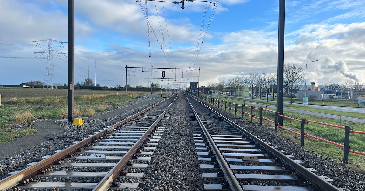 Treinen rijden weer tussen Kruiningen-Yerseke en Roosendaal, probleem defecte spoorbrug opgelost