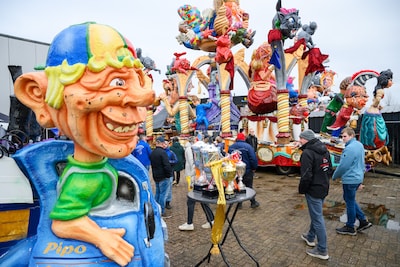 Leutige Bouwers uit Lepelstraat: ‘Onze wagen was al verkocht voordat we gingen bouwen’