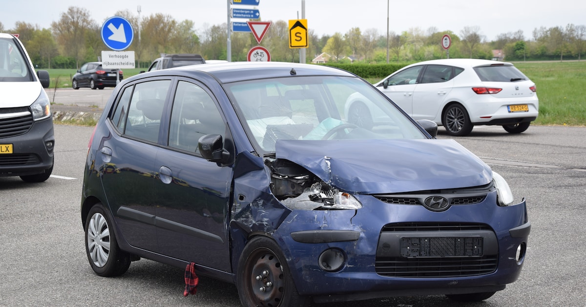 Gewonde bij ongeval op rotonde in Bruinisse.