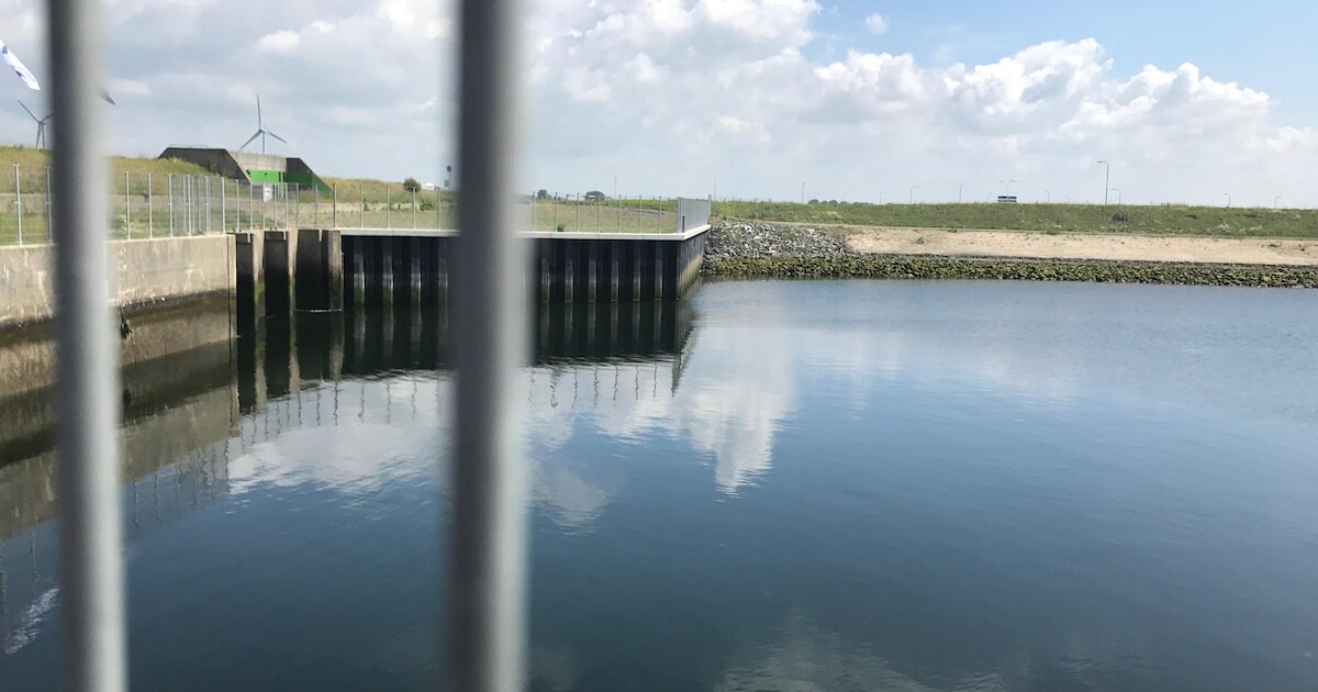 Flakkeese spuisluis is weer open | Regio | PZC.nl