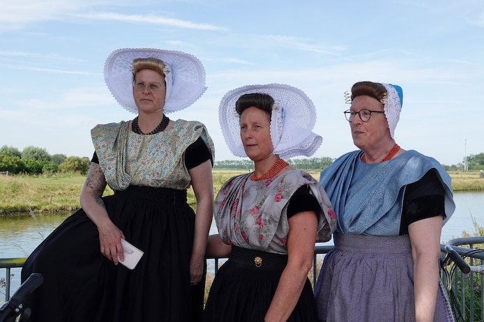 mijn-foto-de-mooiste-mutsen-uit-de-kast-voor-450-jaar-arnemuiden