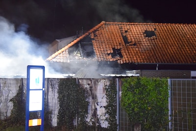 Bewoners in shock na brand bij hun fietsverhuurbedrijf in Renesse: ‘Een nachtmerrie is het’