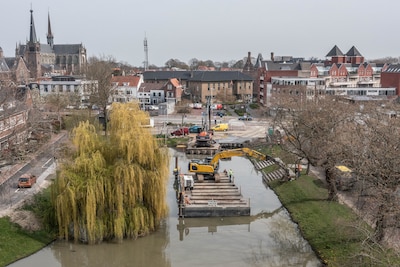 Uitbaggeren historische Goese Vesten is intensieve klus: dikke laag blubber én onverwachte vondst