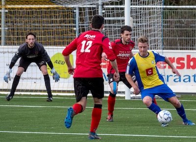 Luctor Heinkenszand licht koploper pootje, SVOD’22 profiteert dankbaar met zege op Yerseke en trainers Hollander en Bakx zitten qua analyse niet op één lijn