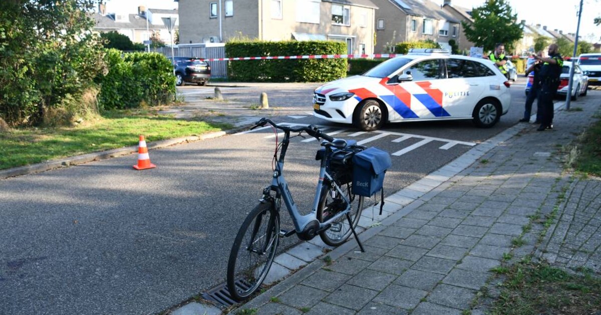 Ernstig gewonde bij botsing tussen scooter en fiets in Middelburg.