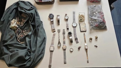 Drie tassen vol sieraden gevonden, politie zoekt eigenaar
