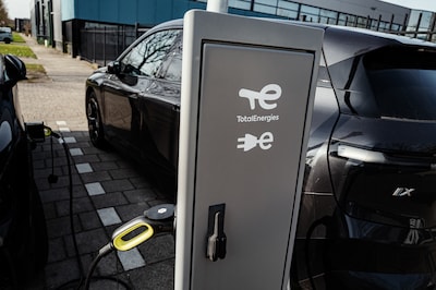 Duizenden nieuwe laadpalen in Zeeland en Zuid-Holland: prijs hangt af van het tijdstip waarop je laadt