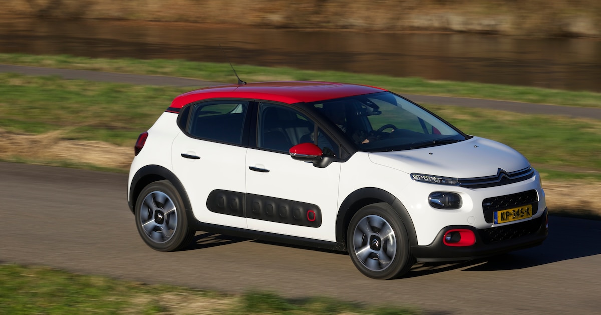 Waarom je al deze tweedehands auto's met ‘natte riem’ in de motor maar ...