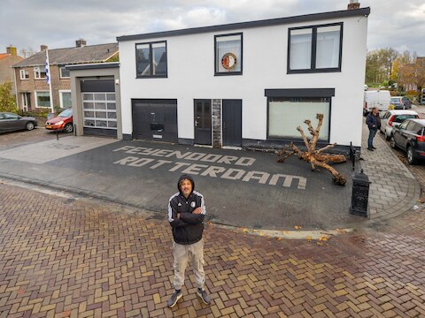Rachid el Uarichi heeft een Feyenoord-oprit voor zijn huis.