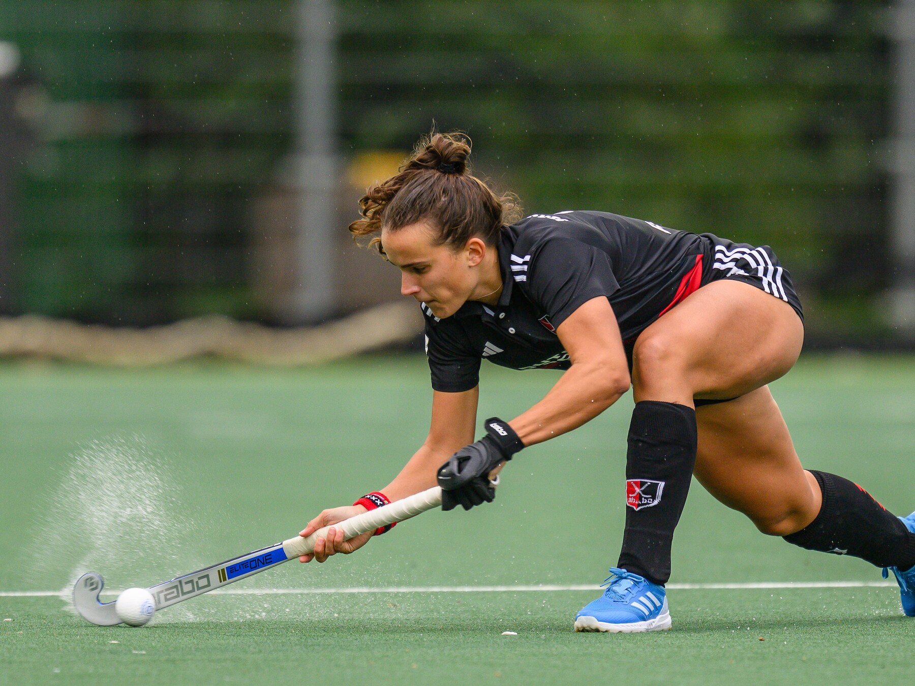 Imke Verstraeten scoort weer twee keer voor Amsterdam, dat na twee thuisnederlagen nu wel wint in eigen huis