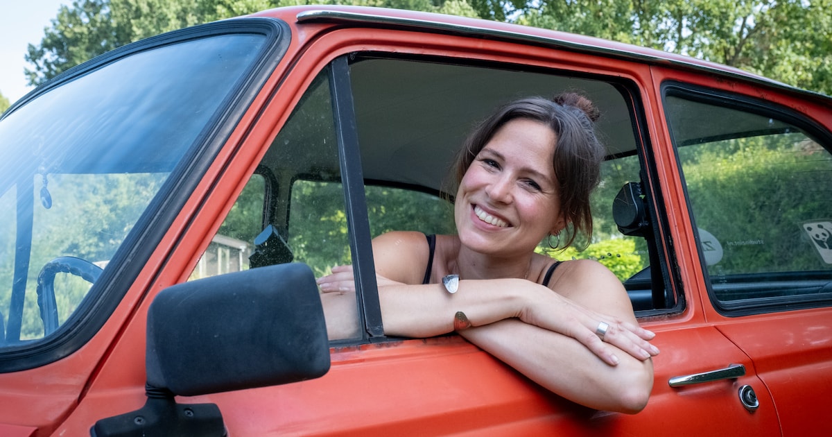 Lilian is pas de derde eigenaar van haar auto uit 1976: ‘Als je instapt, voelt het meteen als een ui