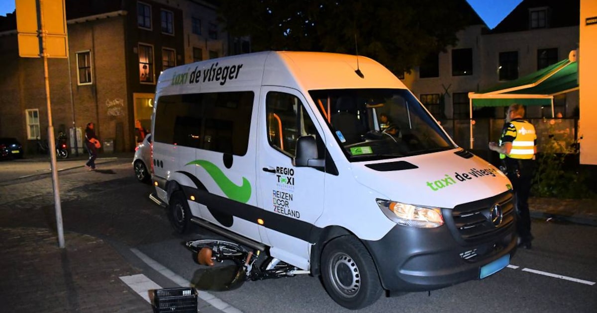 Aanrijding tussen fietser en taxibusje in Middelburg