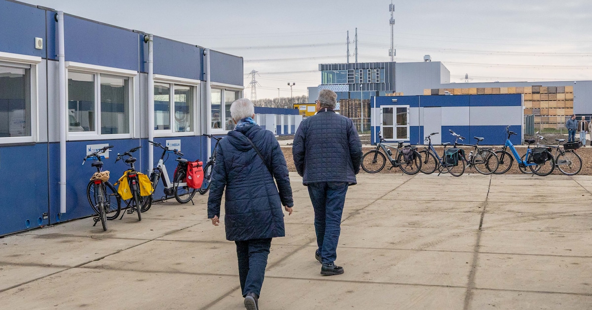 Kapelle opent maandag nieuwe opvang: eerste gezinnen arriveren in tijdelijk ‘dorp’ op de Smokkelhoek