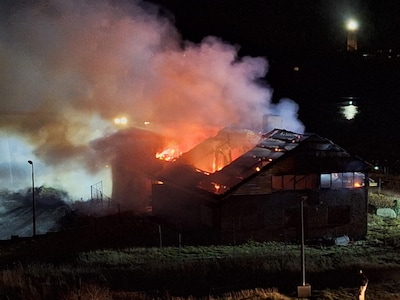 Rustige zondagochtend in Westkapelle staat in schril contrast met de verwoestende brand: ‘Vervelend dat het op deze manier tot een einde is gekomen’