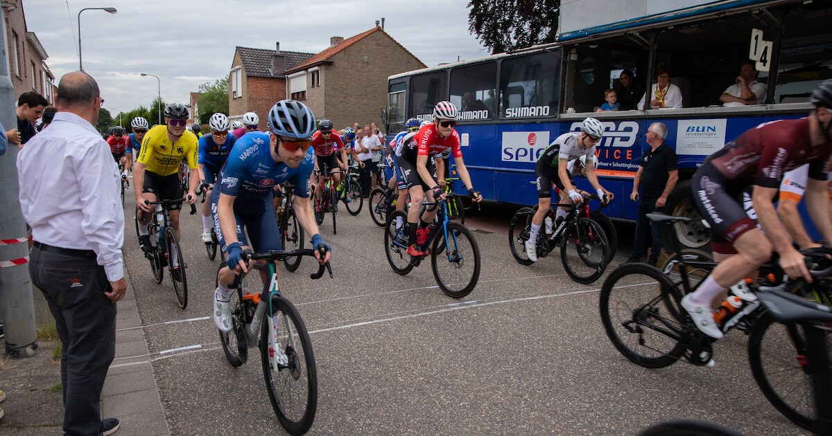 Kerckhaert geeft sfeervolle kermiskoers in Steen extra kleur: ‘Een reünie van jong en oud’