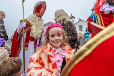 Sints grootste fan woont in Brouwershaven en dat is Sofie (7)