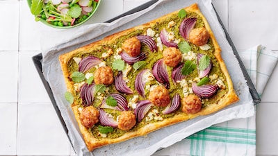 Wat Eten We Vandaag: Plaattaart met kipballetjes, tuinerwten