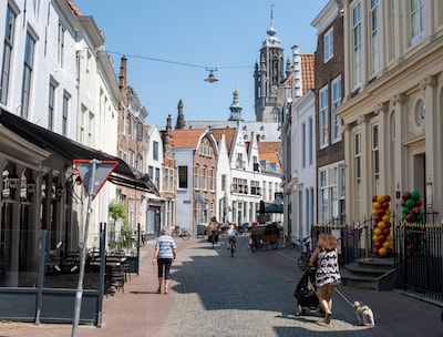 Cameratoezicht op en rond Vlasmarkt in Middelburg na geweldsincidenten: ‘Doel heiligt de middelen’