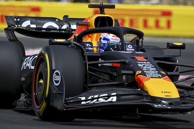 LIVE Formule 1 | Max Verstappen absoluut niet blij met balans in de auto, McLaren zet concurrentie wederom op achterstand