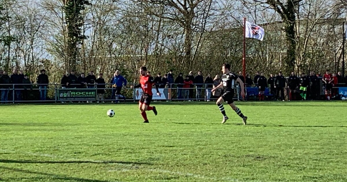 Wouter Ghijs schiet Oostburg met vier treffers langs IJzendijke