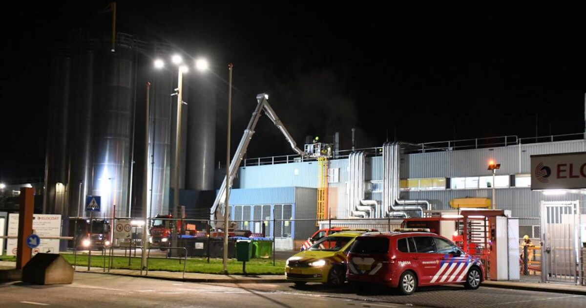 Grote brand bij bedrijf Elocoat in Terneuzen snel onder controle ...